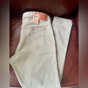 NWT Women’s Levi’s 311 Shaping Skinny Jean